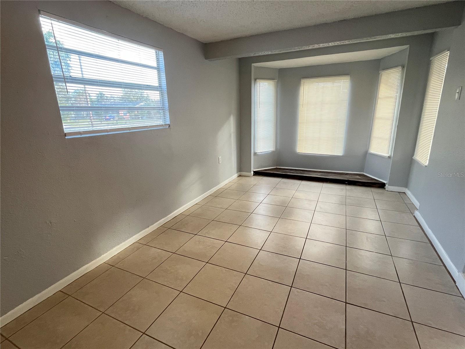 ACADEMY MANOR UNIT 01 - Residential Lease