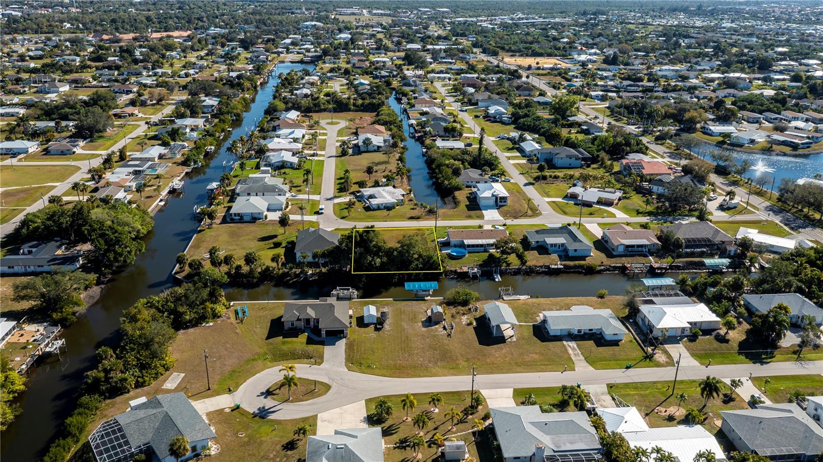 CHARLOTTE PARK - Land