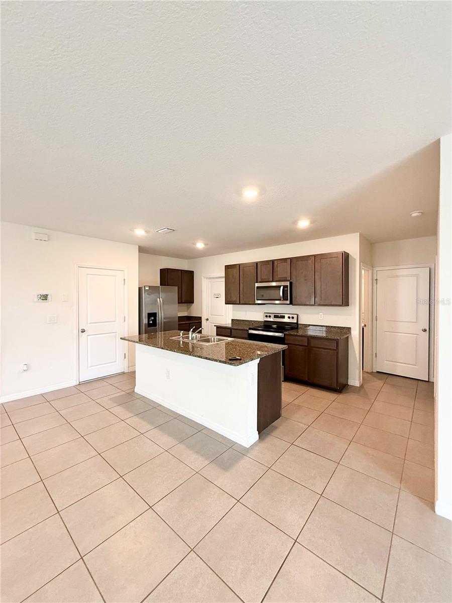 MIRADA (LAGOON COMMUNITY) - Residential Lease