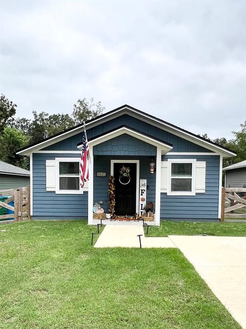 A home in HIGH SPRINGS