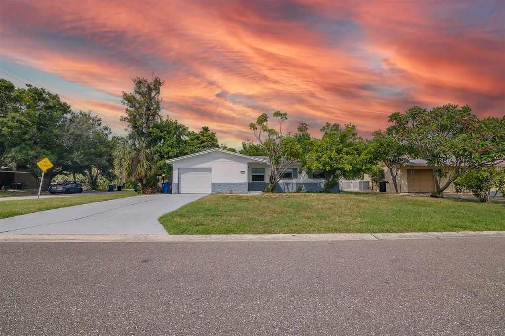 Photo of 2197 63rd Avenue S, St Petersburg, FL 33712 (MLS # S5134134)