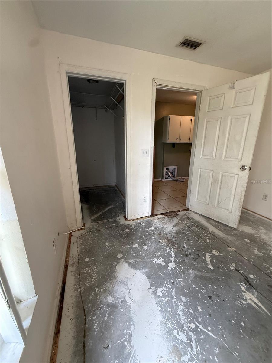 EAST UMATILLA - Residential