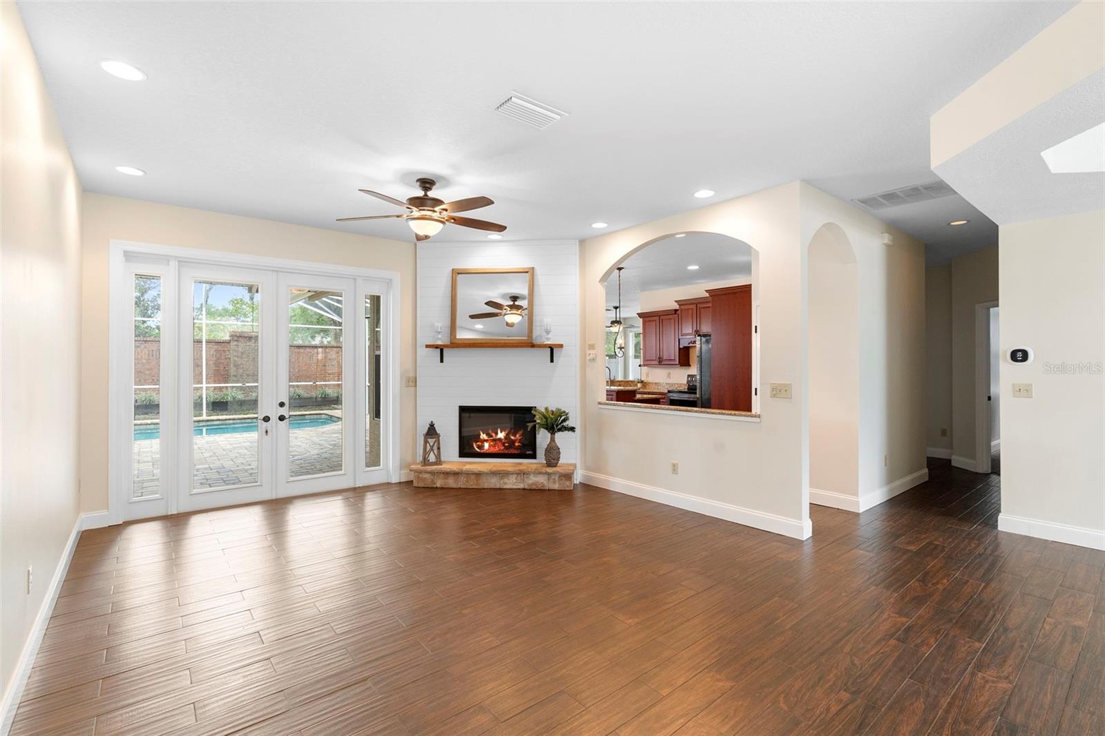 HUNTERS STAND AT CARILLON - Residential