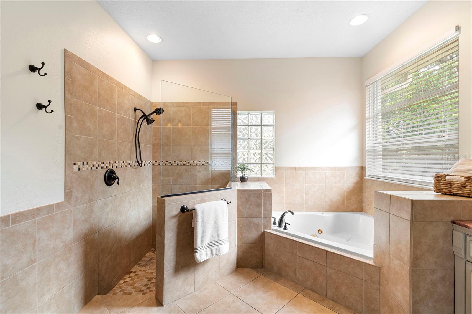 HUNTERS STAND AT CARILLON - Residential