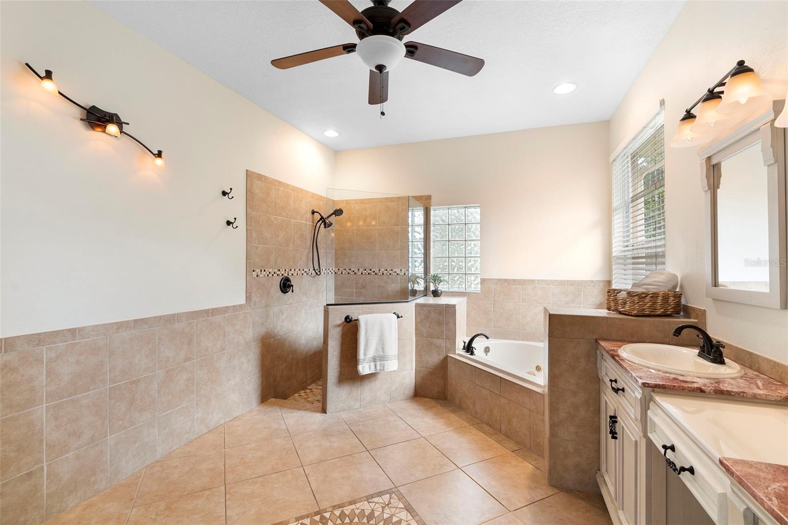 HUNTERS STAND AT CARILLON - Residential