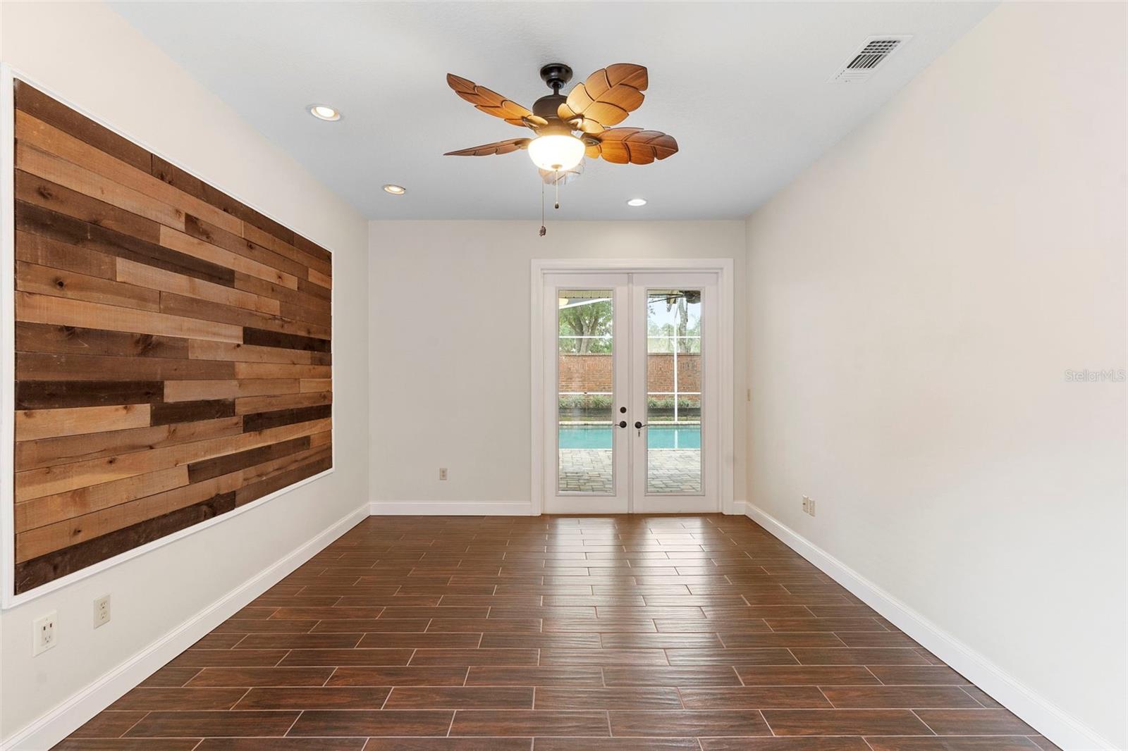 HUNTERS STAND AT CARILLON - Residential