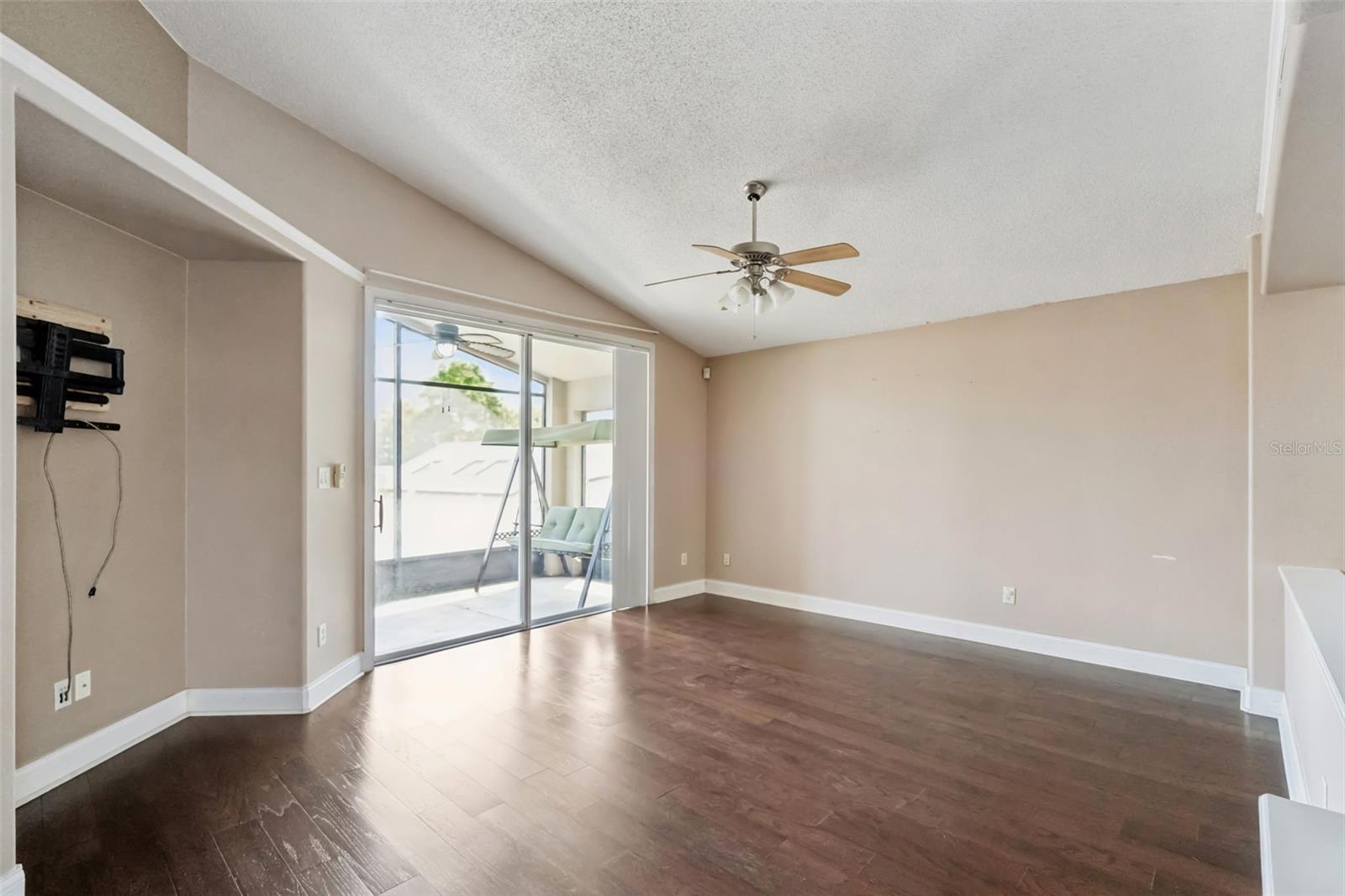 1581 SILHOUETTE DRIVE