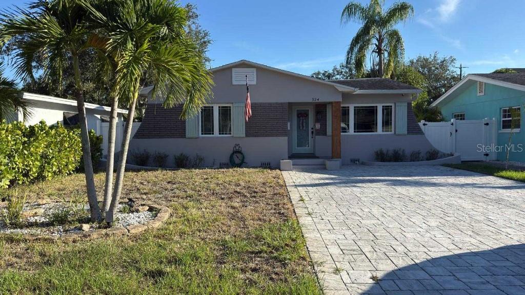 Photo of 324 36th Avenue NE, St Petersburg, FL 33704 (MLS # TB8555260)
