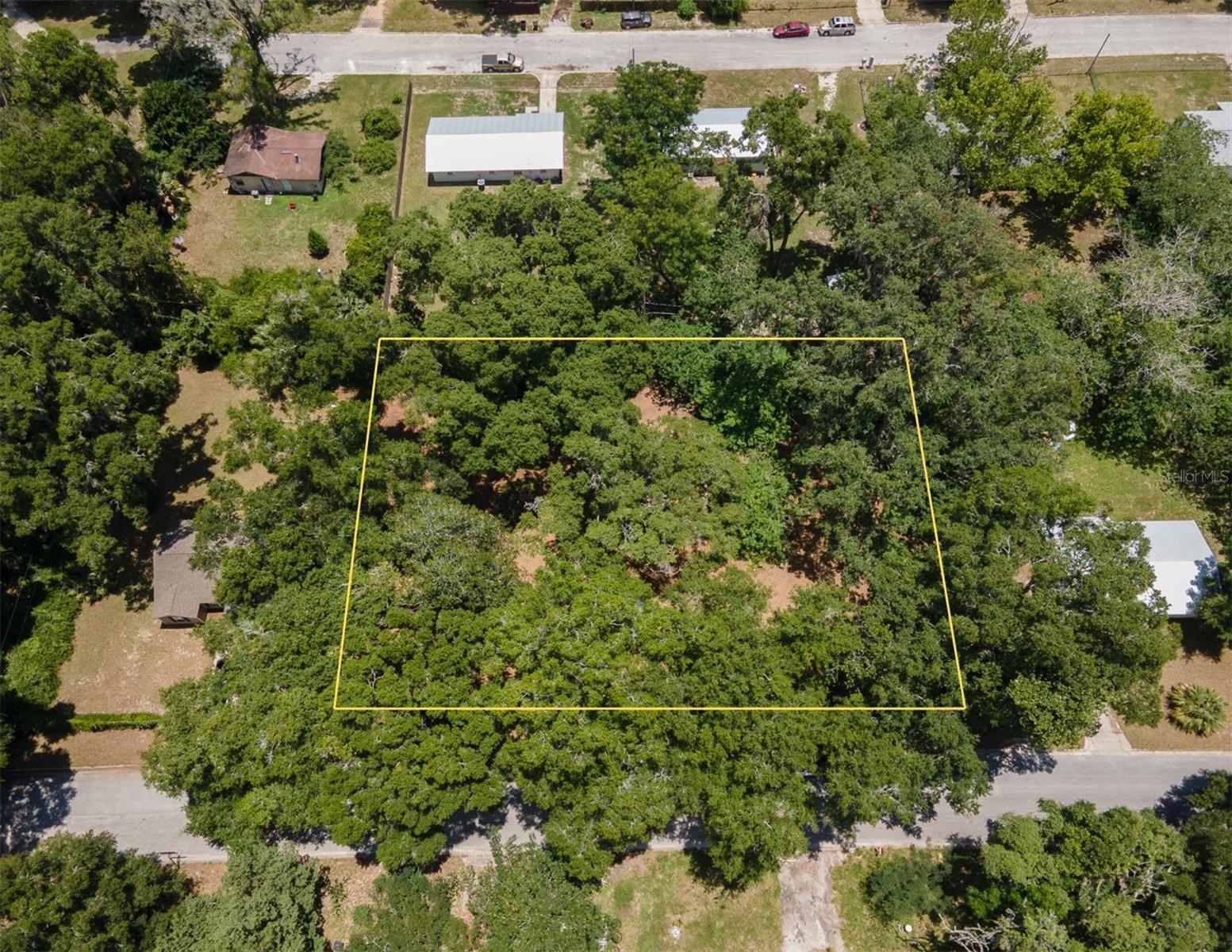 MCNEIL GARDENS - Land