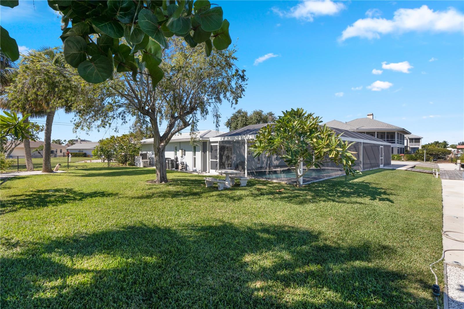 HARBOR ISLE - Residential