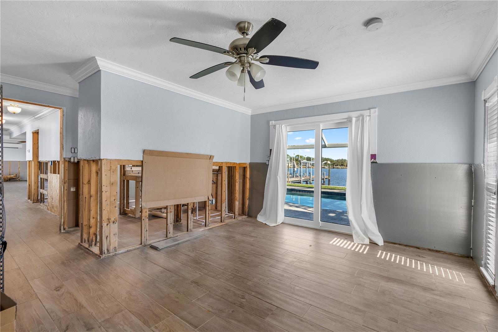 HARBOR ISLE - Residential