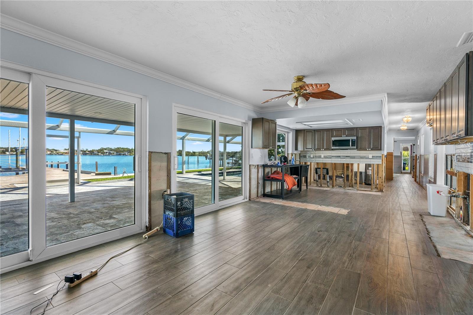 HARBOR ISLE - Residential