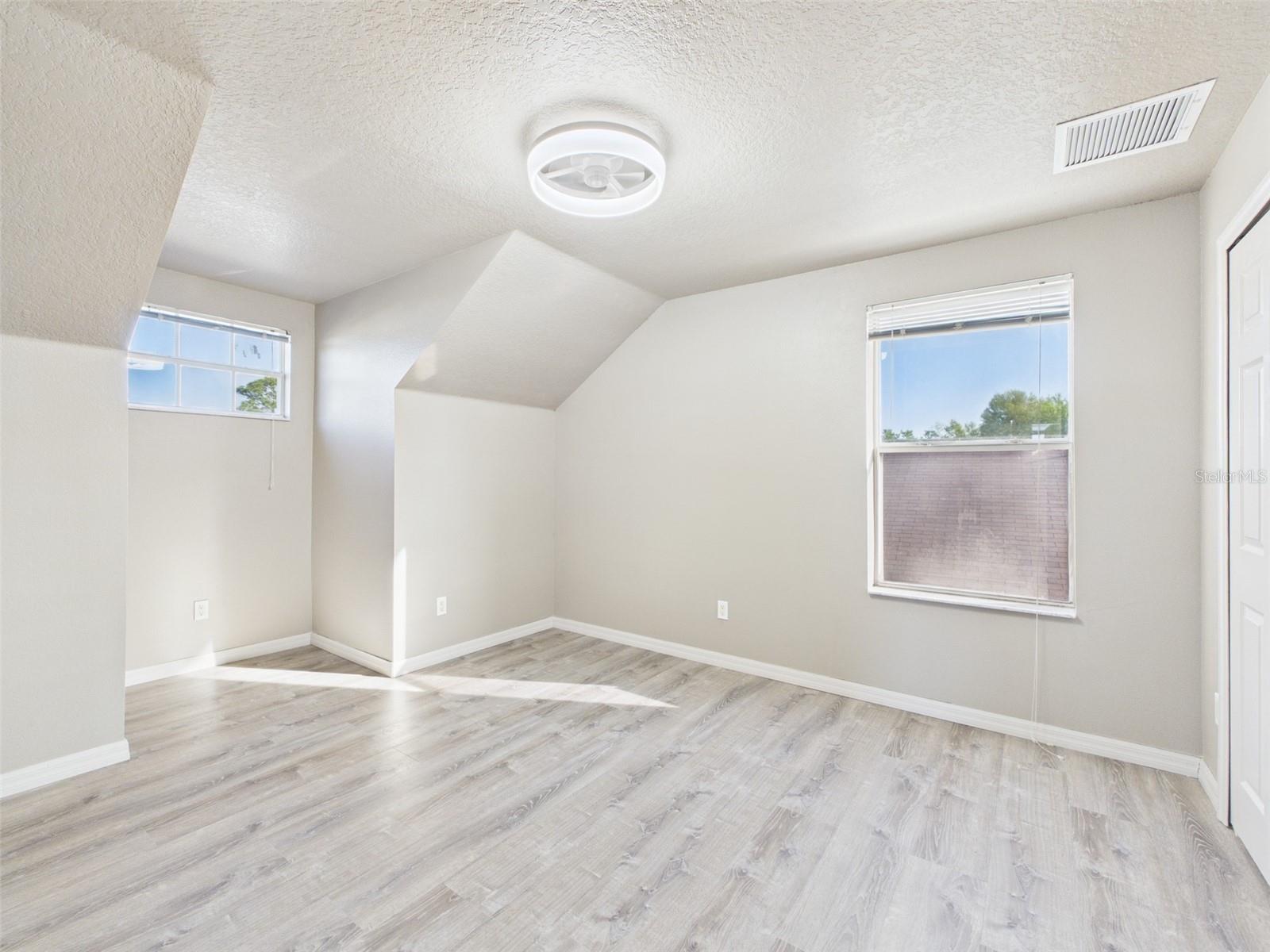 SPRING RIDGE - Residential