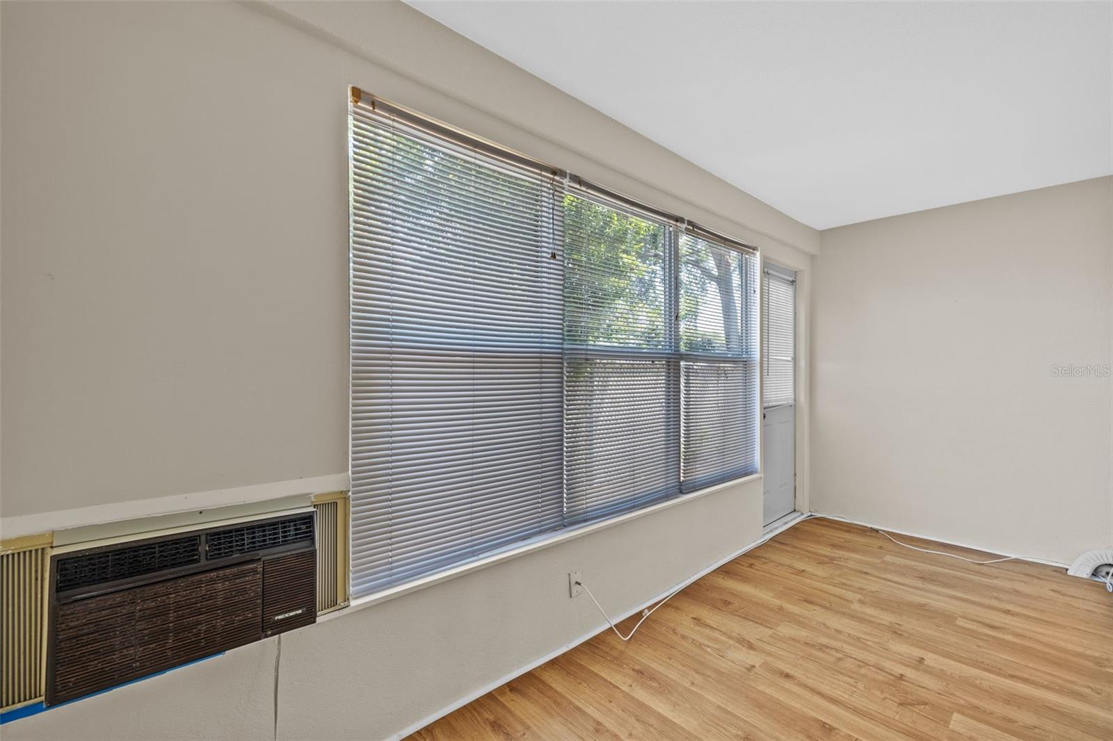 2366 SHELLEY STREET 7