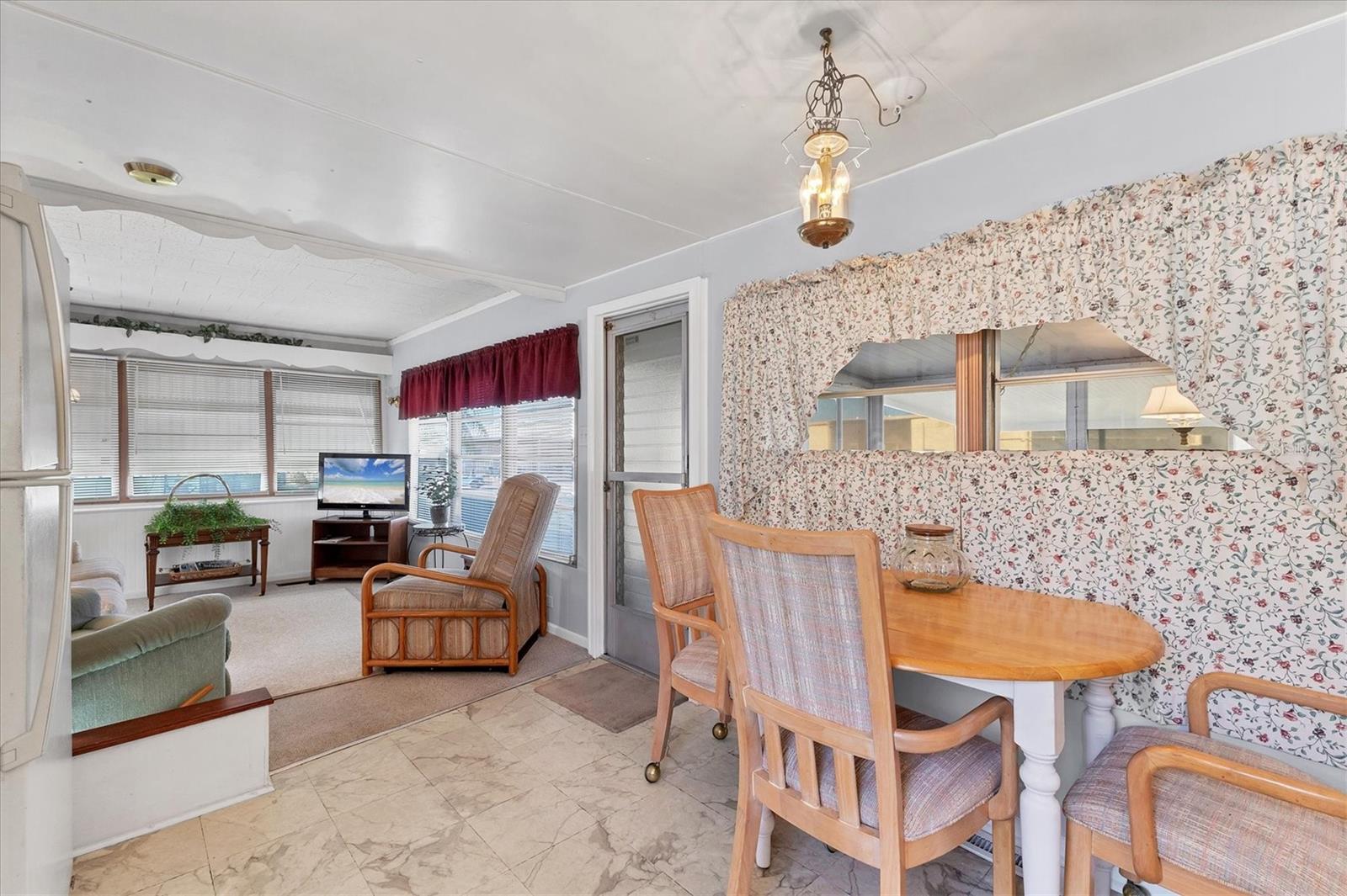 TIDEVUE/DE SOTO COMMUNITY UNIT ONE - Residential