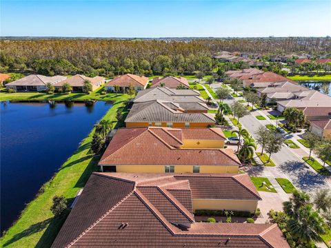 A home in WIMAUMA