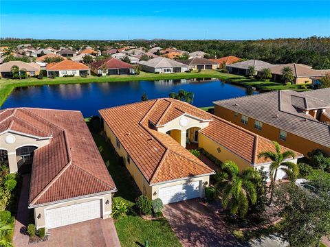 A home in WIMAUMA