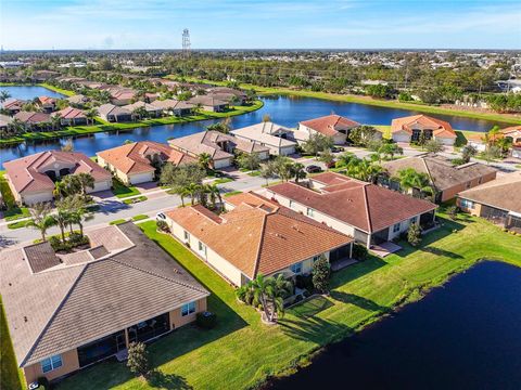 A home in WIMAUMA