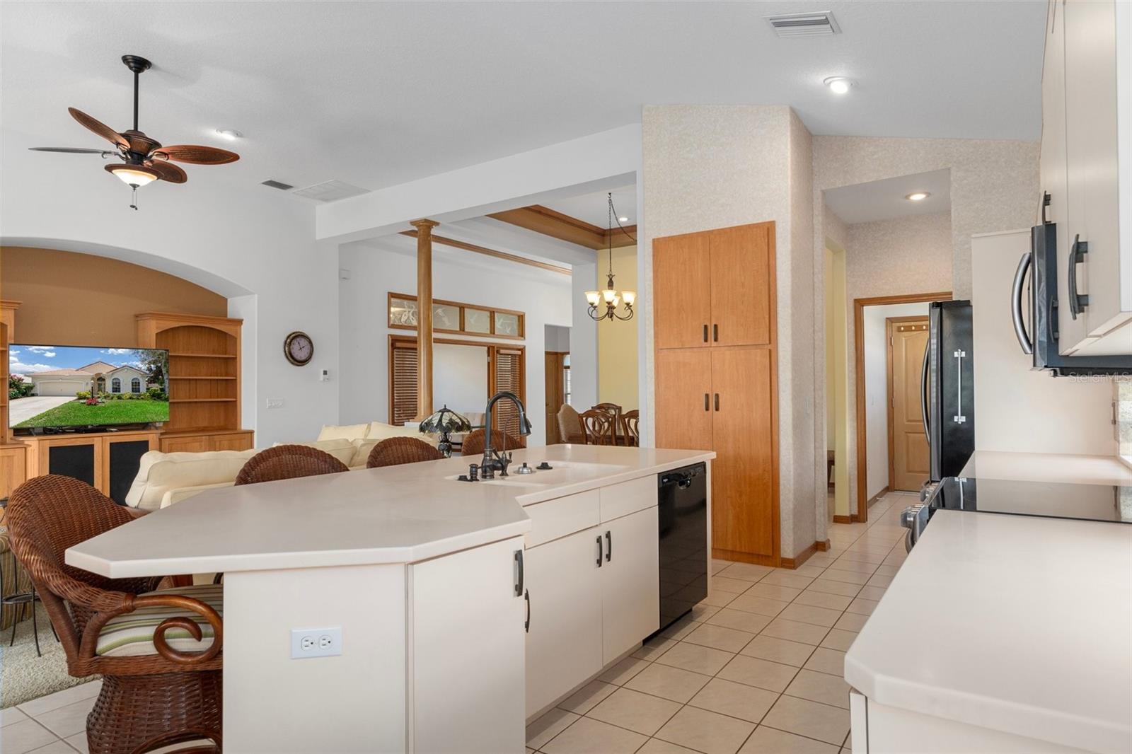 HILLSIDE VILLAS - Residential