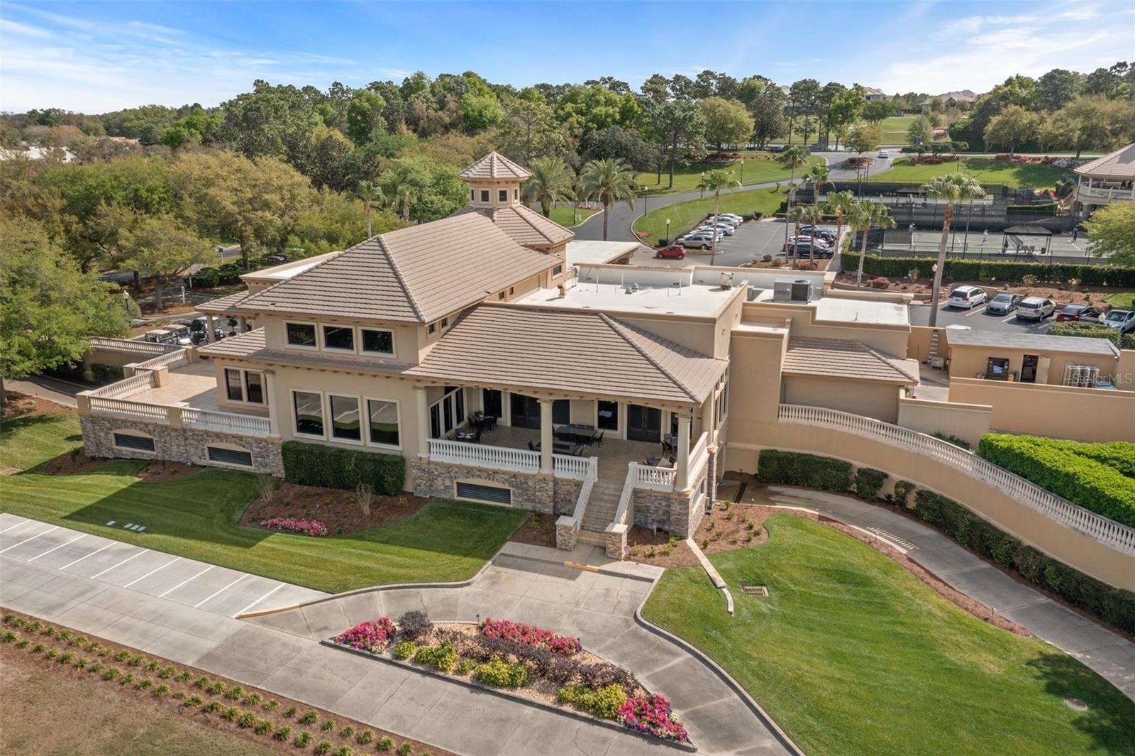 HILLSIDE VILLAS - Residential