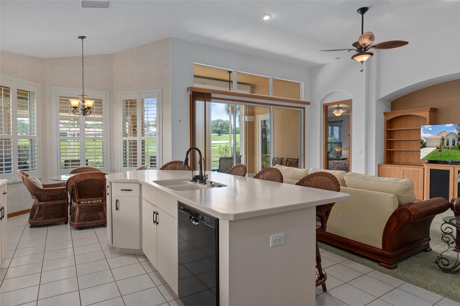 HILLSIDE VILLAS - Residential