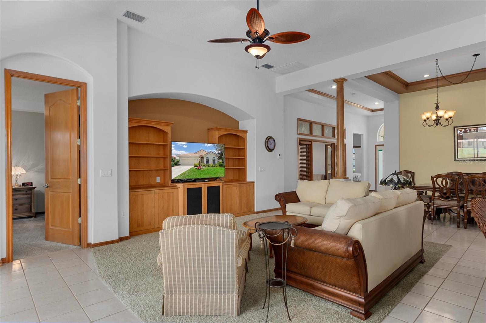 HILLSIDE VILLAS - Residential