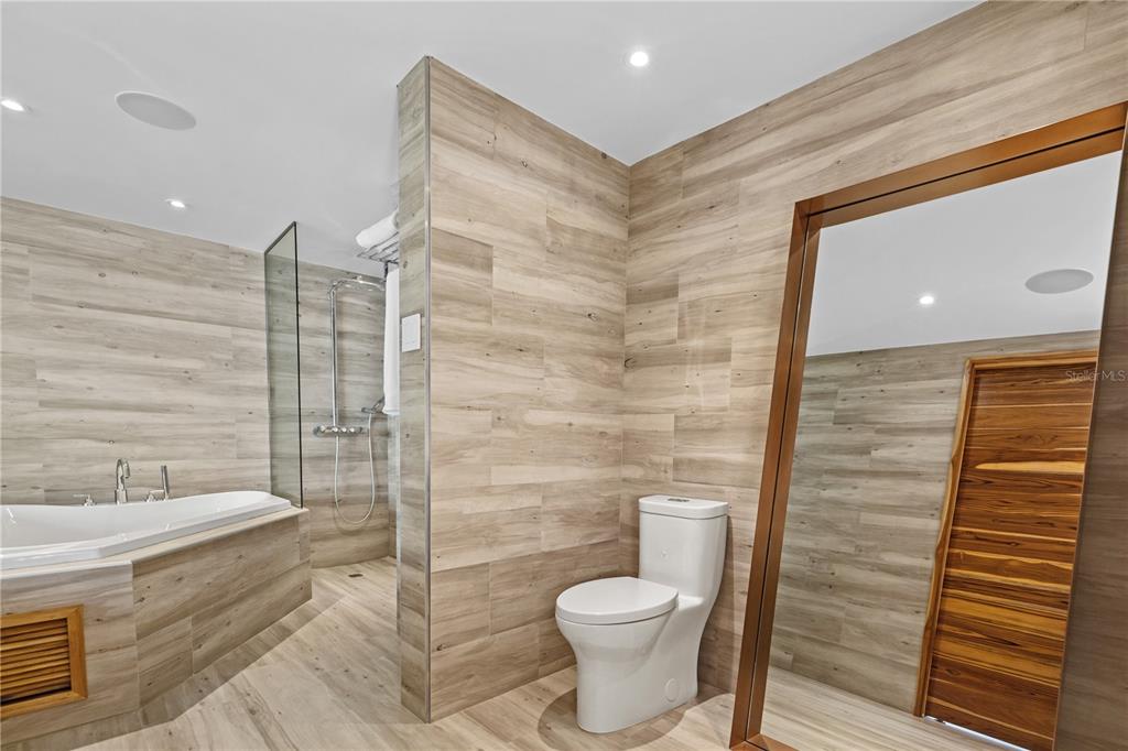 CONDADO PRINCESS - Residential