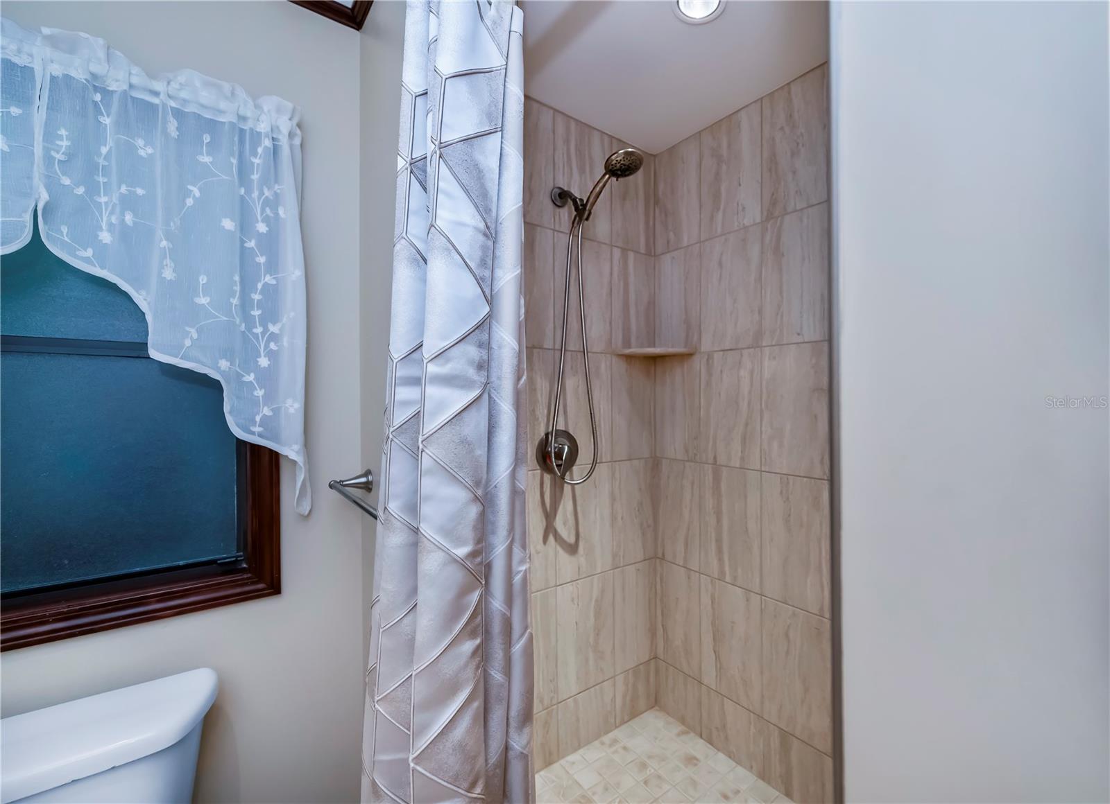 TANGERINE WOODS - Residential