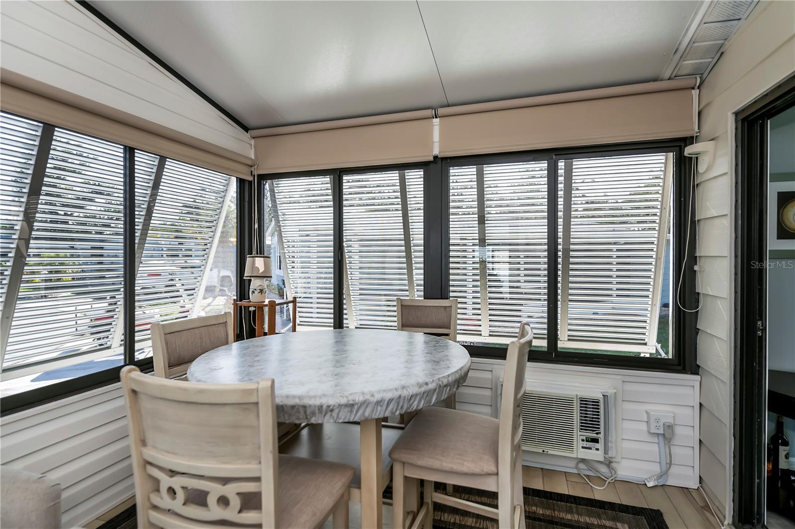 TANGERINE WOODS - Residential