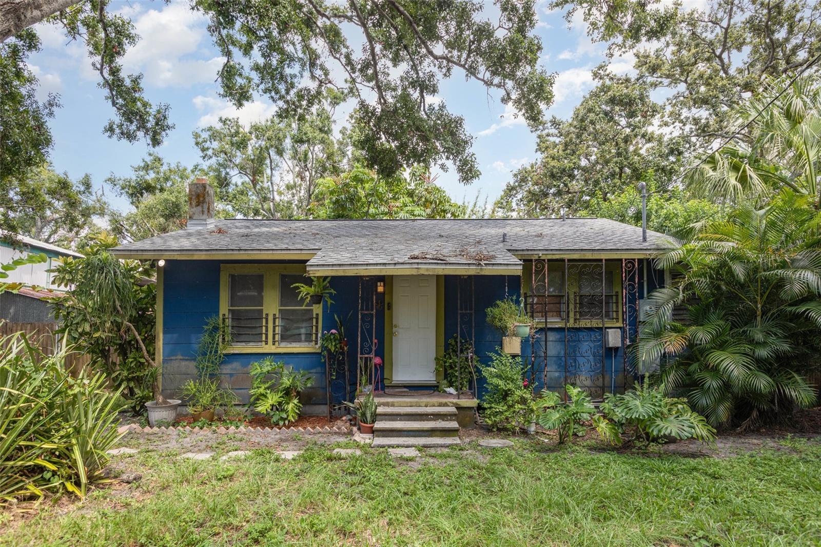 Welcome to 1813 7th Street W, a delightful mid-century 2-bedroom, 1-bath bungalow nestled in Bradenton’s vibrant historic core. Built in 1956 and thoughtfully maintained, this charming home spans 856 sq ft of warm, inviting living space on a 5,250 sq ft lot. What’s more, its BR-T4-O zoning empowers more than just residential use—this property is also ideal for commercial or mixed-use purposes, offering extraordinary flexibility and investment potential.
Step inside to discover authentic mid-century character with hardwood flooring, ceiling fans, and a walk-in closet in each bedroom. The flexible layout optimizes space, featuring a functional, roomy kitchen and a bright living area that welcomes your creative touch.
Outside, mature landscaping enhances curb appeal and privacy, while the NO-HOA, single-story setting ensures maintenance-free, independent living.
Located minutes from downtown Bradenton, the eclectic Village of the Arts, schools, parks, and a short drive to the Gulf beaches, this property blends convenience with charm. PLUS, its commercial zoning opens doors for entrepreneurs, creatives, or investors looking to live where they work—whether it’s a studio, office, gallery, or boutique.
Perfect as a primary residence, live/work space, or investment property. Come tour the property, and make an offer today before it's gone!