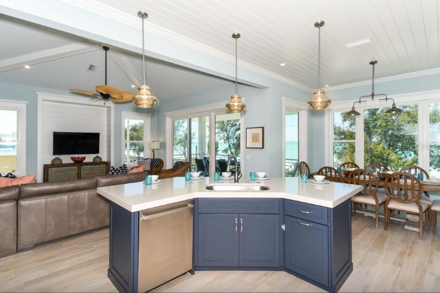 CORTEZ BEACH PB1/203 & - Residential