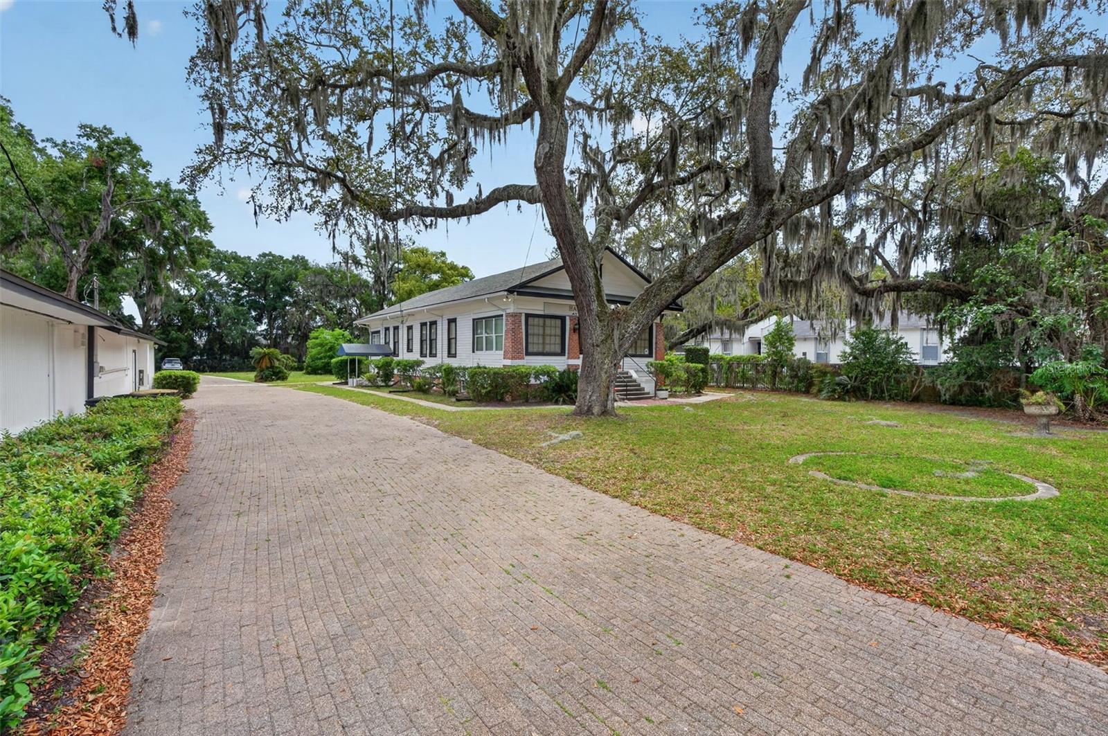 4004 ATLANTIC BOULEVARD