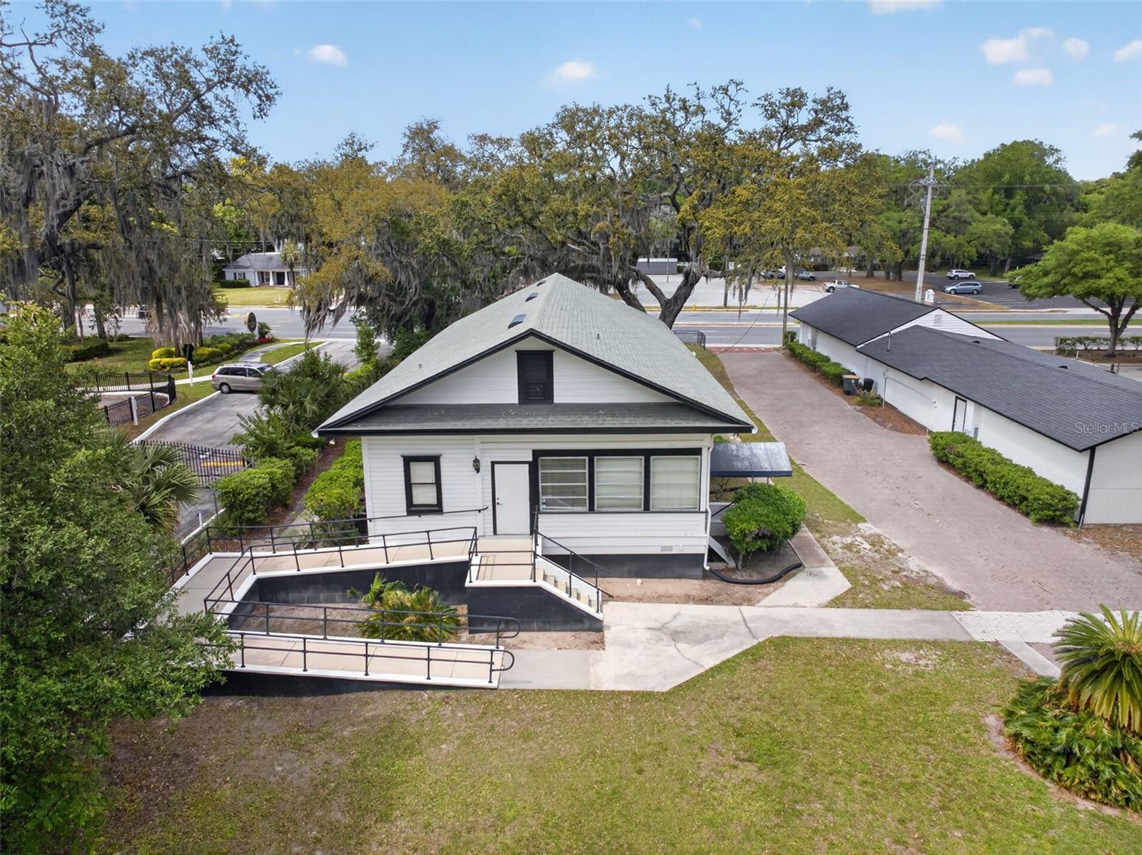 4004 ATLANTIC BOULEVARD