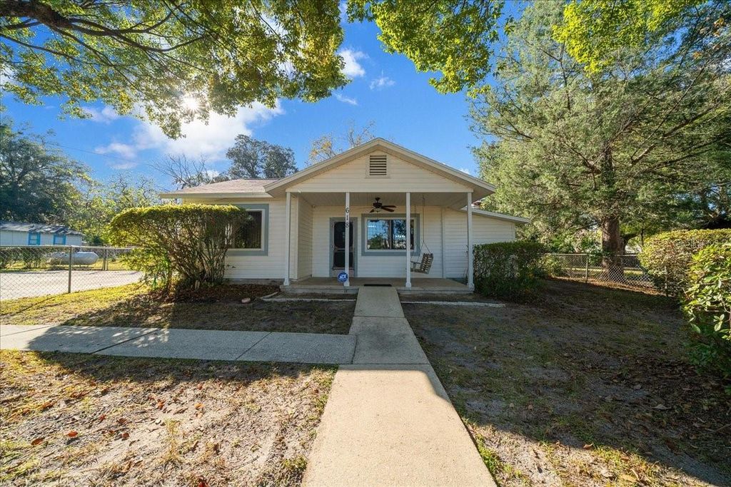 Photo of 618 NE 21st Street, Ocala, FL 34470 (MLS # OM714912)