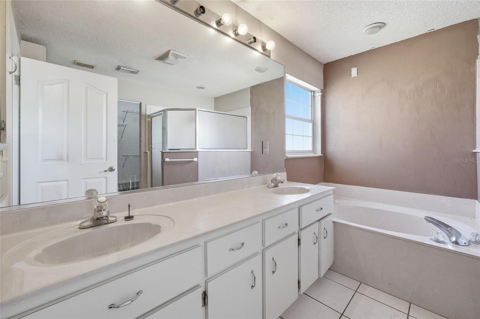 KINGSLAND COUNTRY ESTATES - Residential