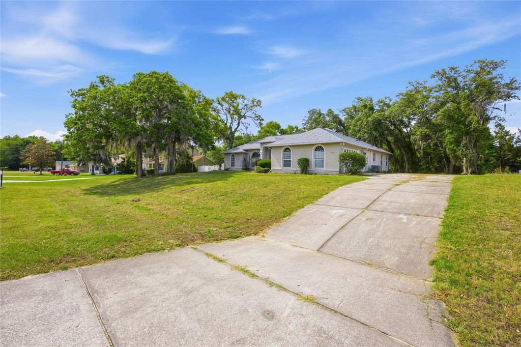 Photo of 5801 SW 115th Street Rd, Ocala, FL 34476 (MLS # OM724044)
