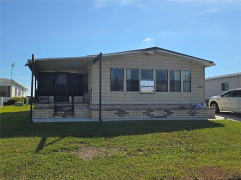 A home in ELLENTON