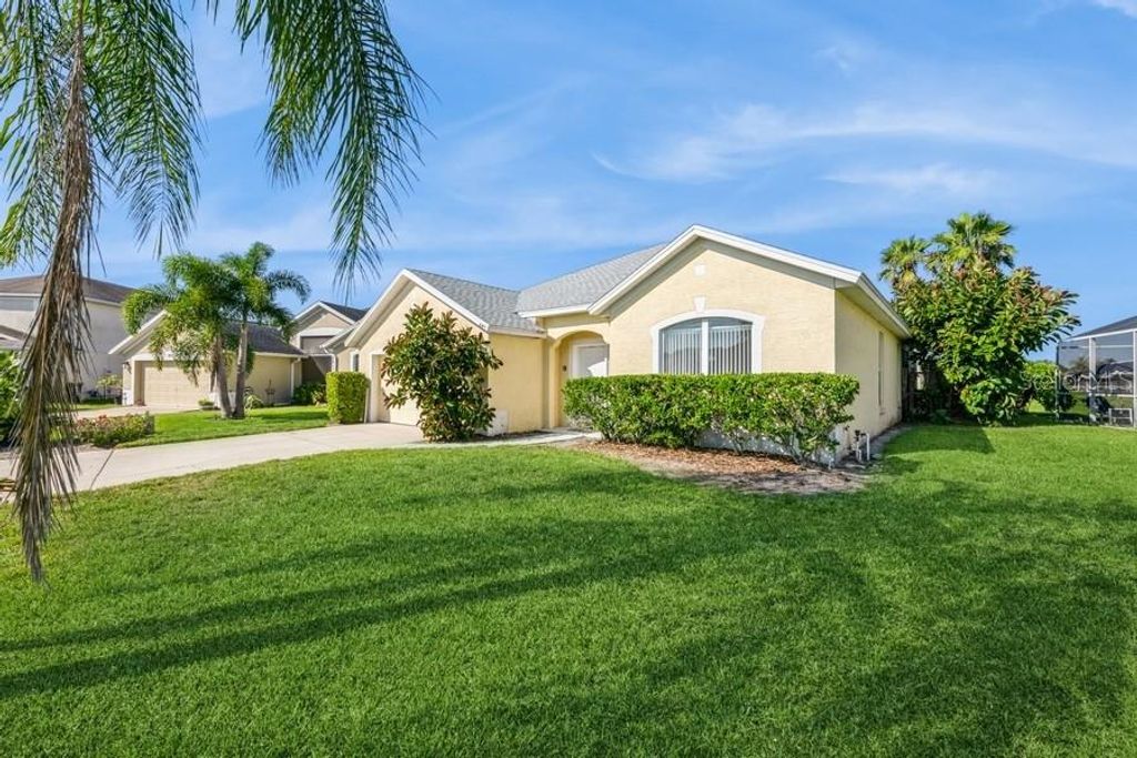 Photo of 647 Ella Mae Drive, Davenport, FL 33897 (MLS # P4935618)