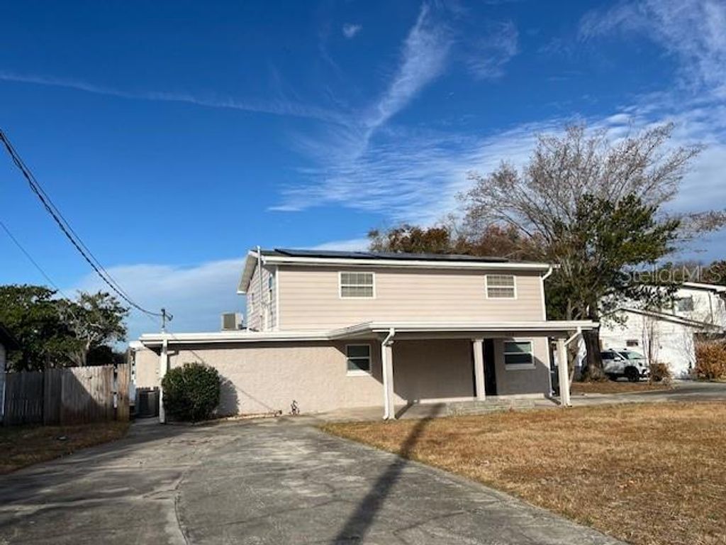 Photo of 635 Lake Holloway Boulevard, Lakeland, FL 33801 (MLS # L4959333)
