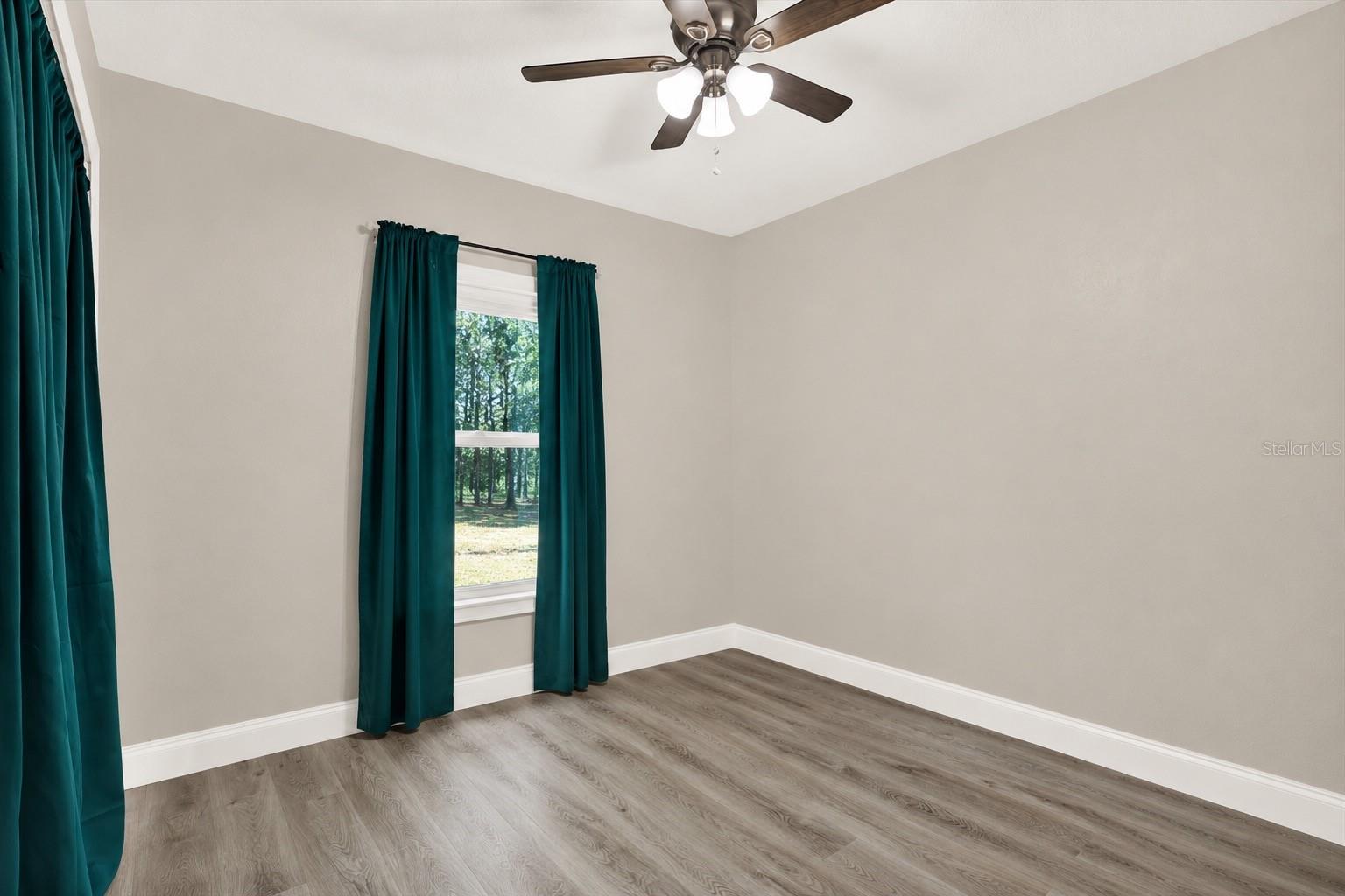 WHISPERING WOODS - Residential