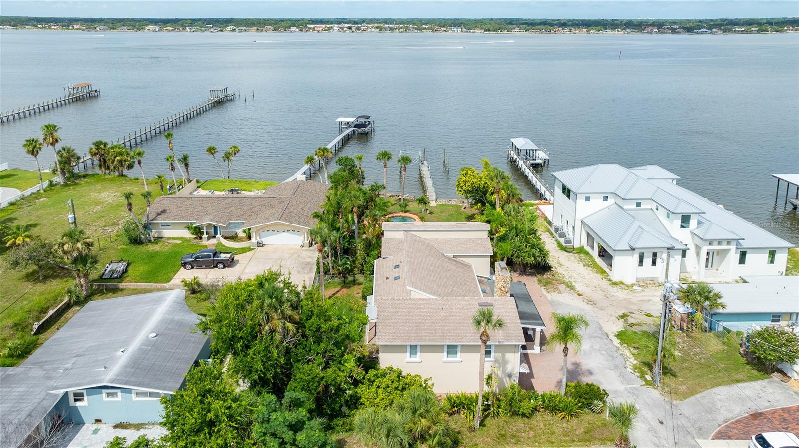 2904 S PENINSULA DR