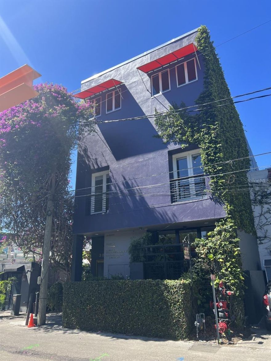 Class A Professional Office above Park Avenue. Includes utilities, cam and property taxes. 2nd floor unit with private elevator, stairway access, and 2 designated parking spaces. Access from N Center Street. Full kitchen with storage, full private bathroom, copy area with supply cabinets.