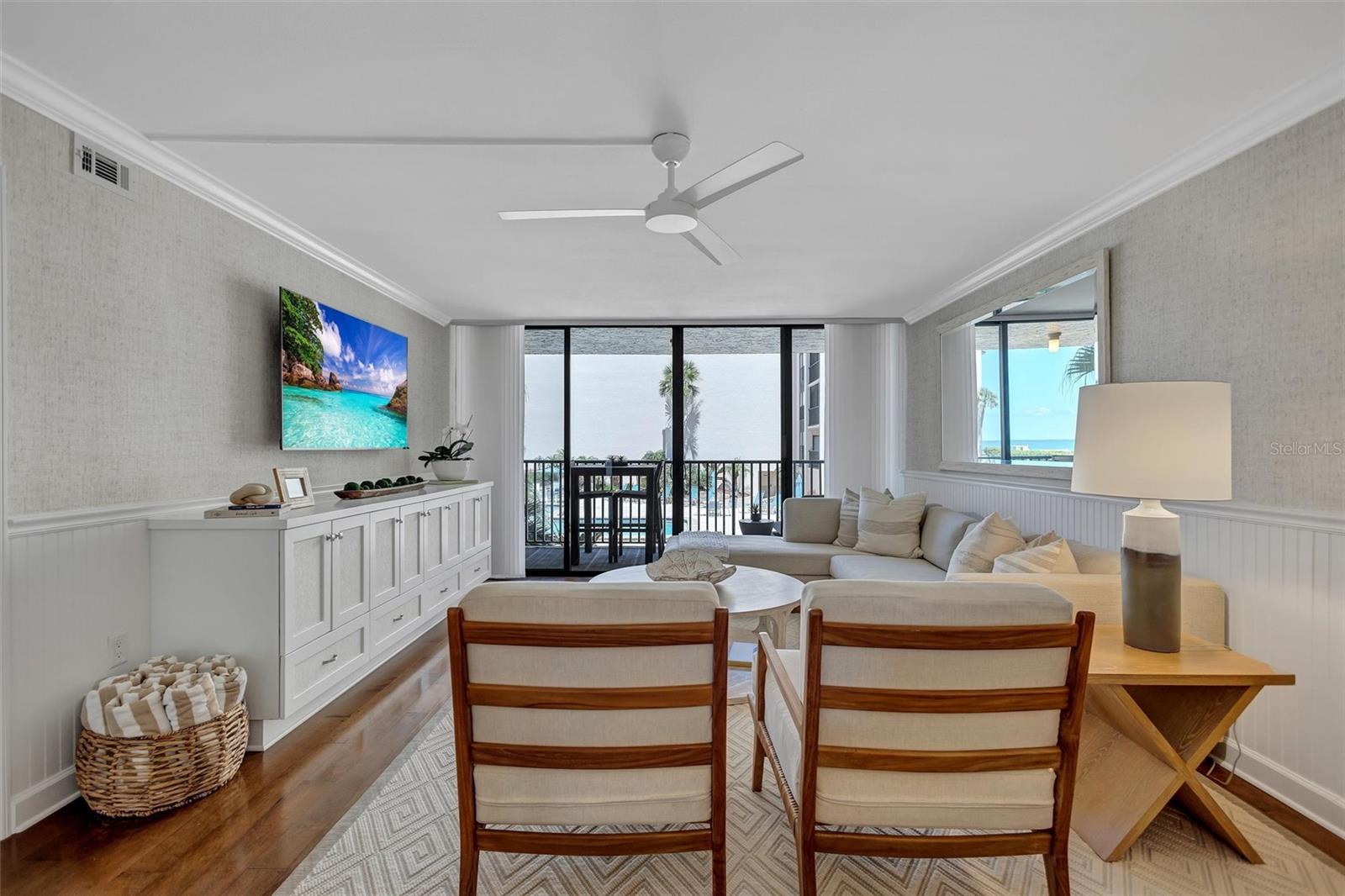 SIESTA BREAKERS - Residential