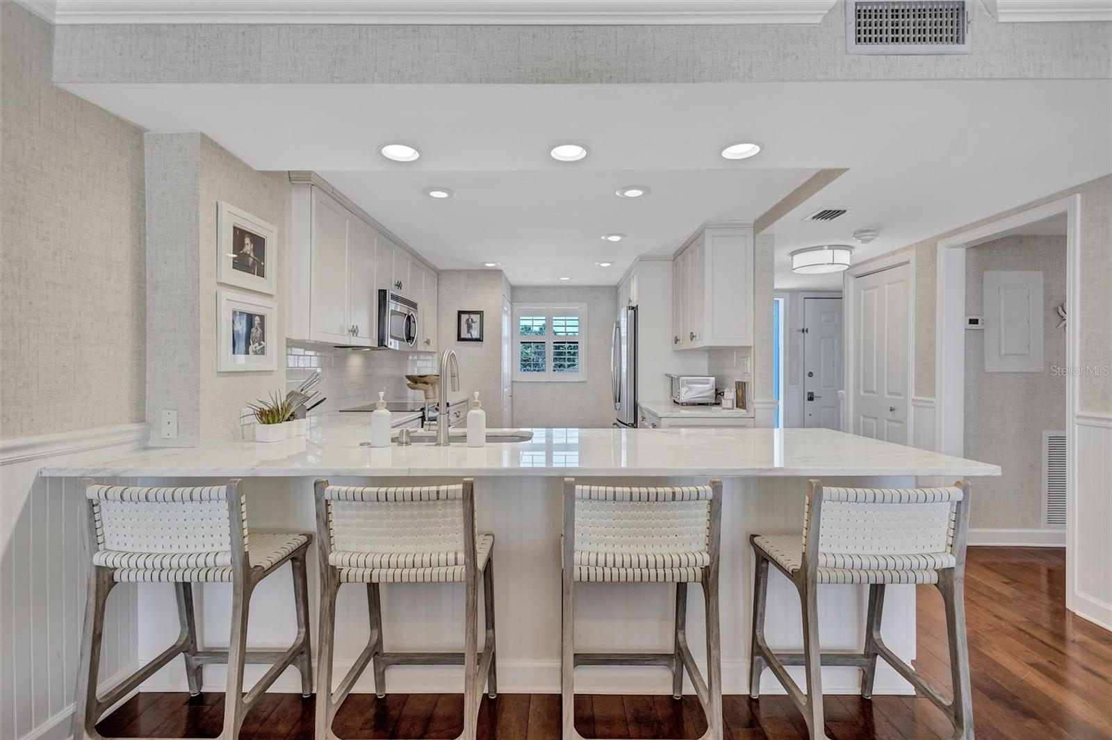 SIESTA BREAKERS - Residential