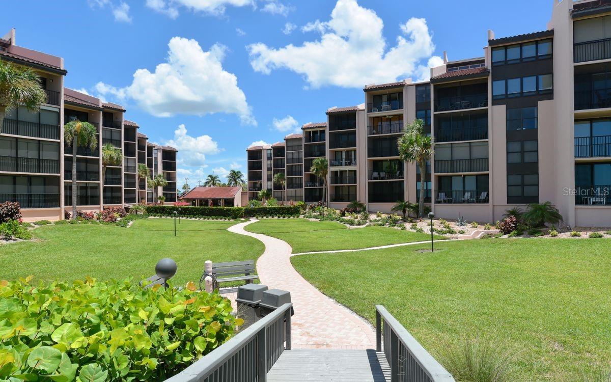 SIESTA BREAKERS - Residential