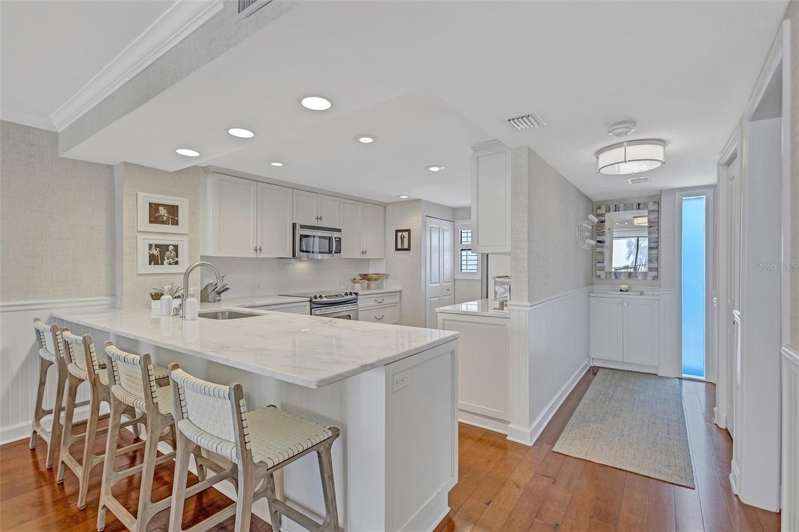 SIESTA BREAKERS - Residential