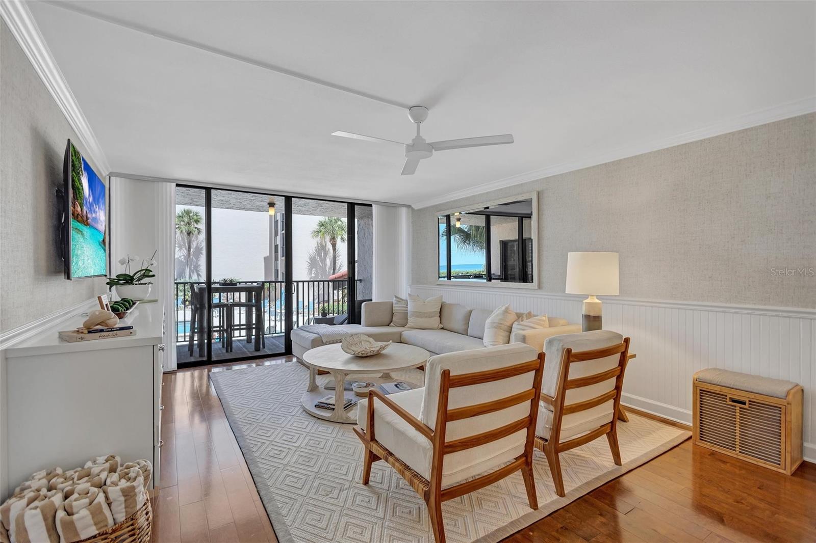 SIESTA BREAKERS - Residential