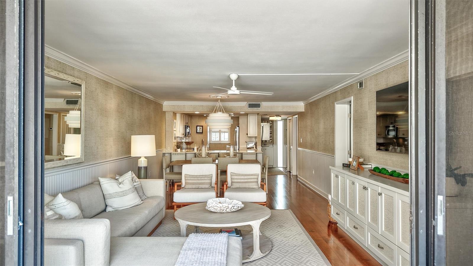 SIESTA BREAKERS - Residential