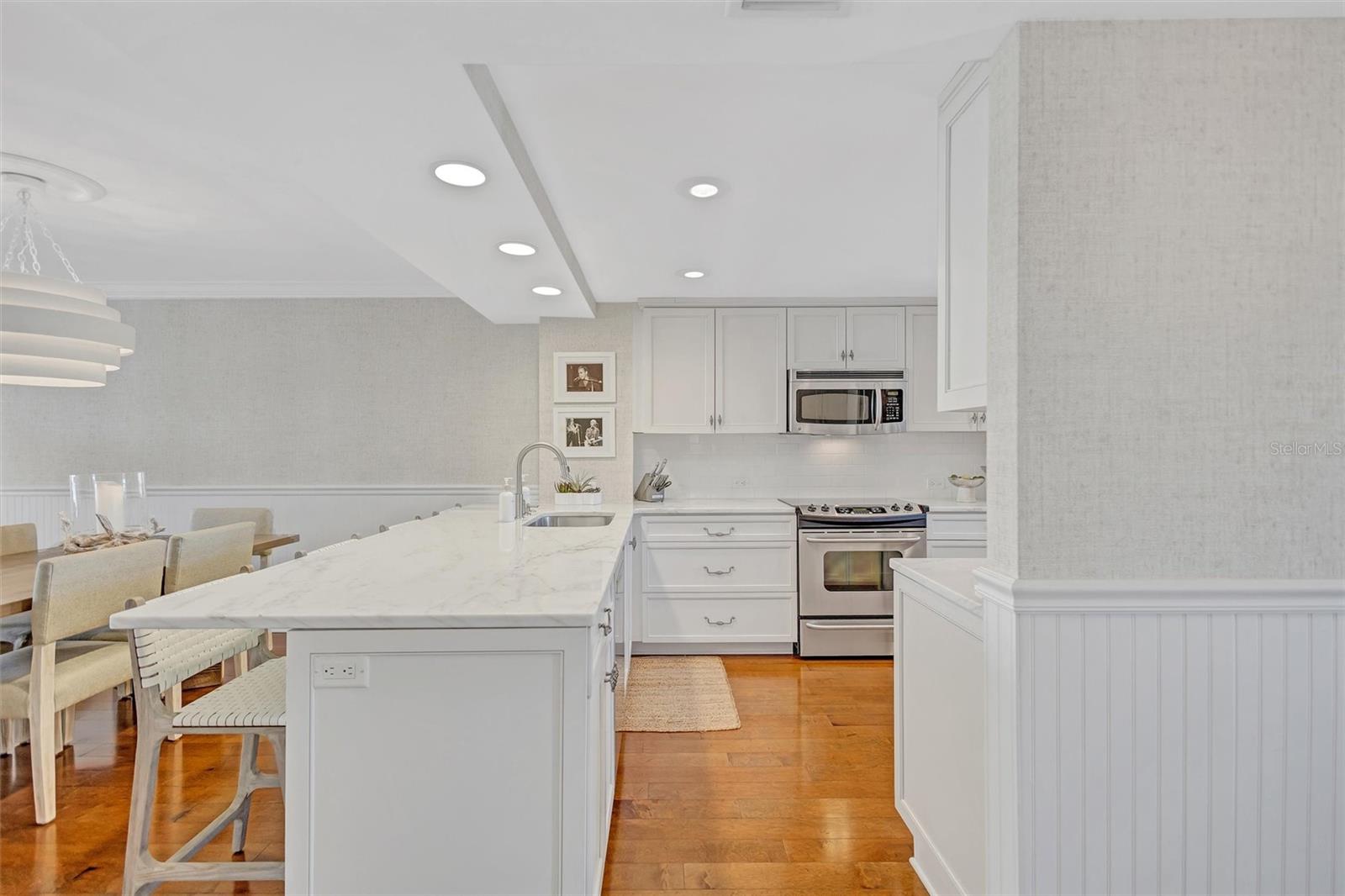 SIESTA BREAKERS - Residential