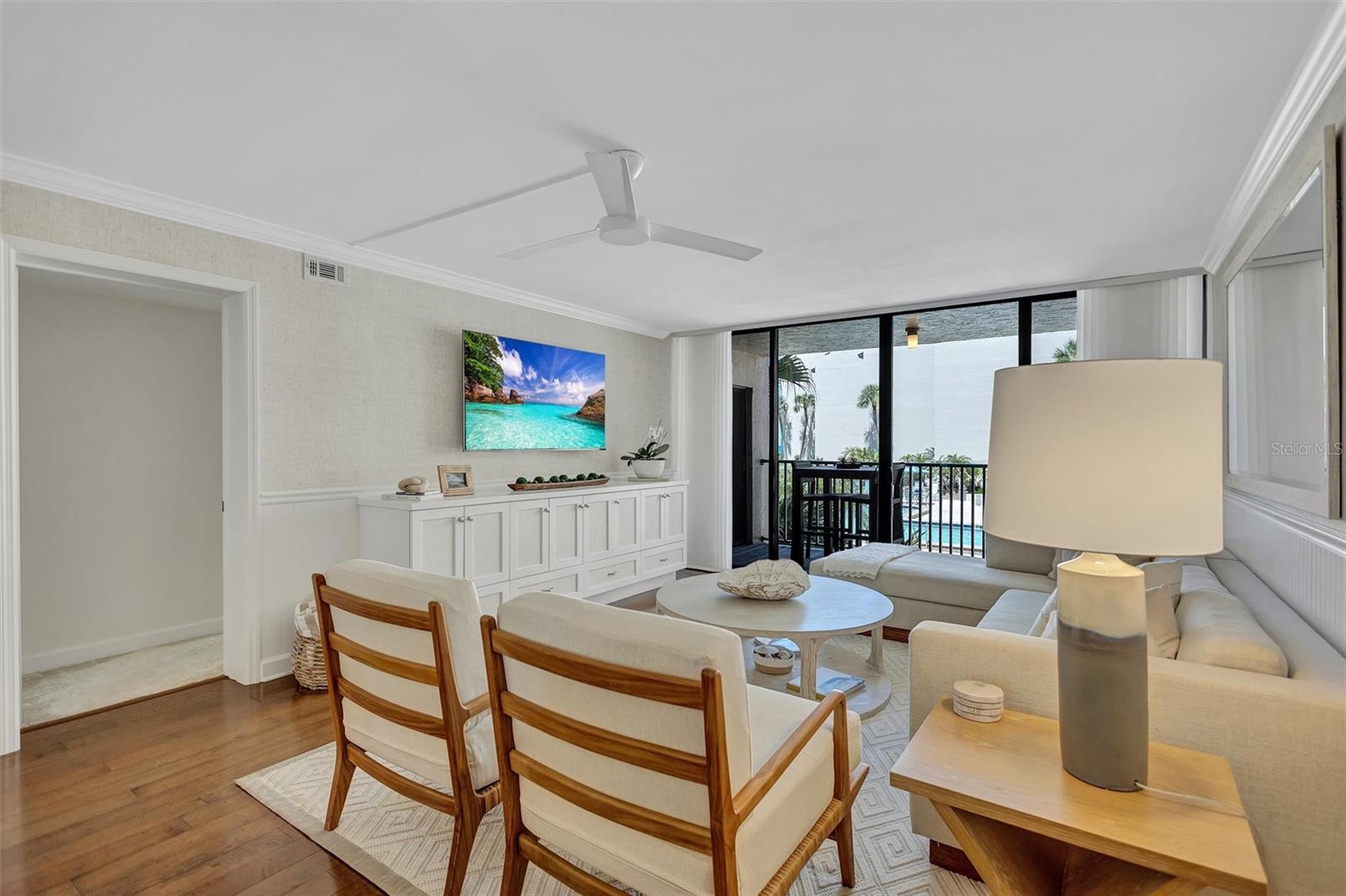 SIESTA BREAKERS - Residential